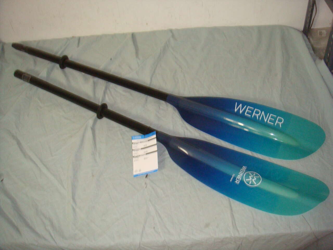 NEW WERNER CAMANO AND SHUNA CARBON FIBER SHAFT KAYAK PADDLES