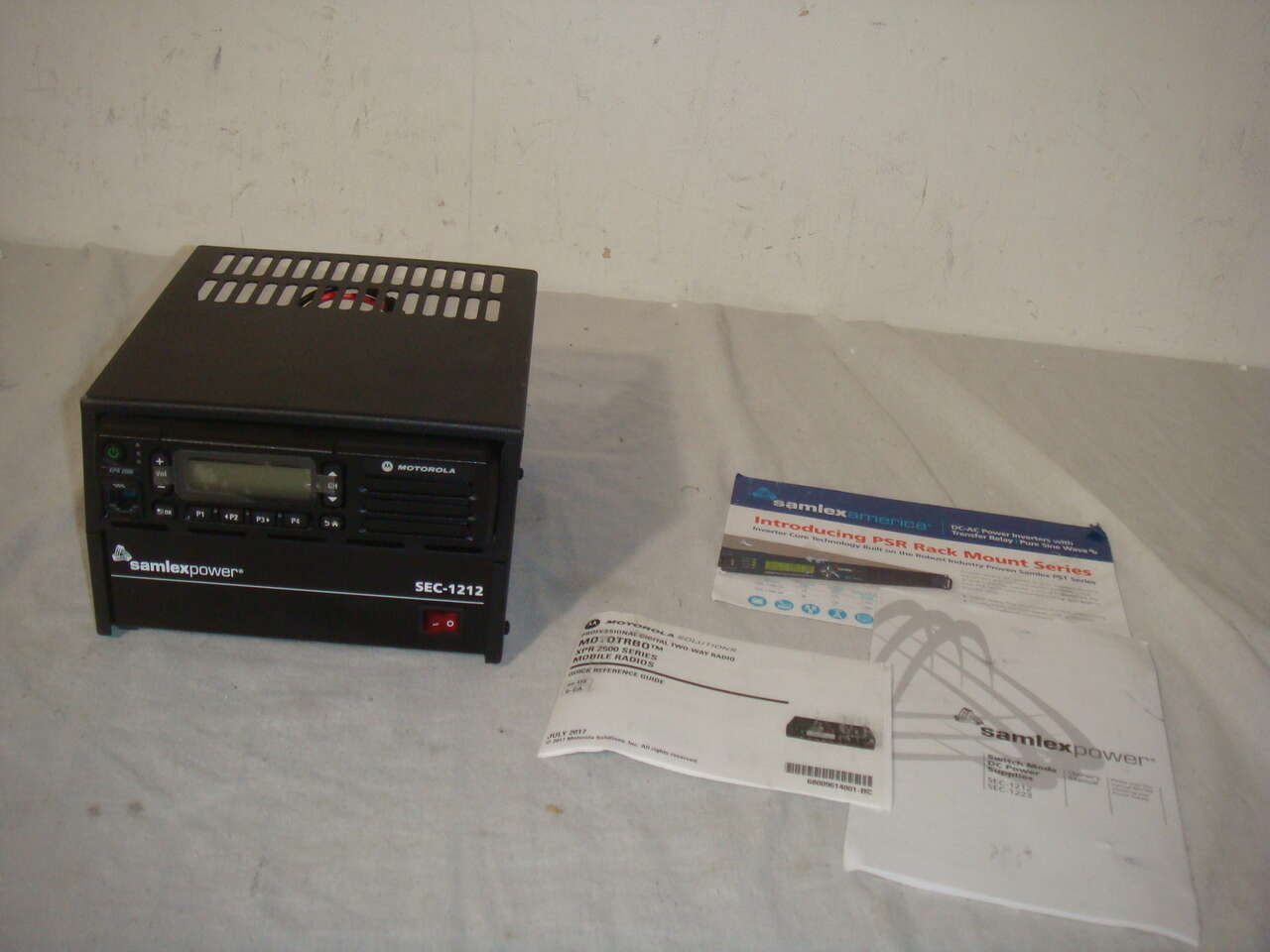 MOTOROLA MOTOTRBO XPR 2500 MOBILE 2-WAY RADIO & SAMLEX SEC-1212 PS