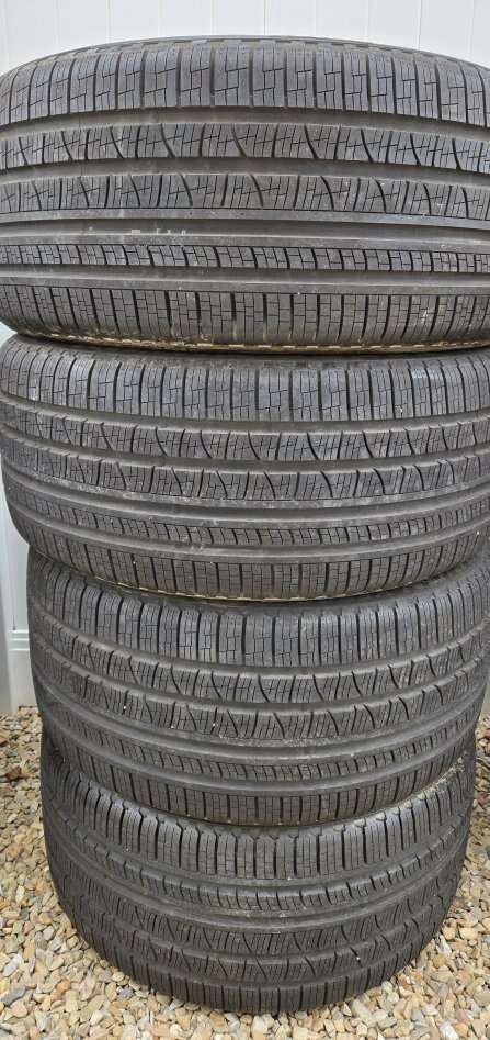 315/35R21 Four Pirelli Scorpion