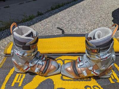 Garment ski boots 23.5 mm $40