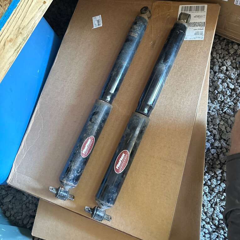 Like New Ford Excursion Rear Shocks Monroe Reflex