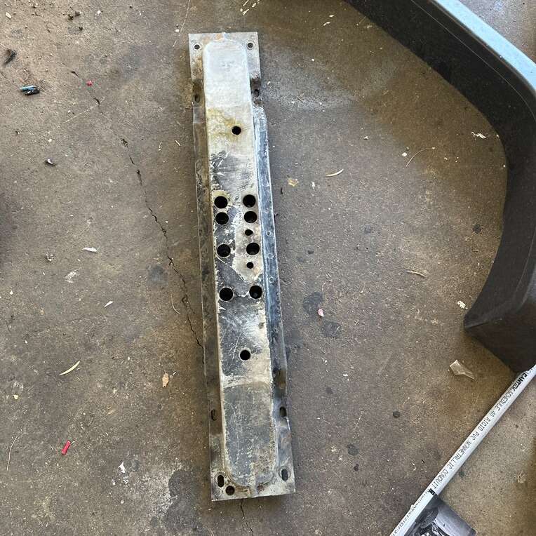 Jeep Cherokee XJ Crossmember Subframe Transmission