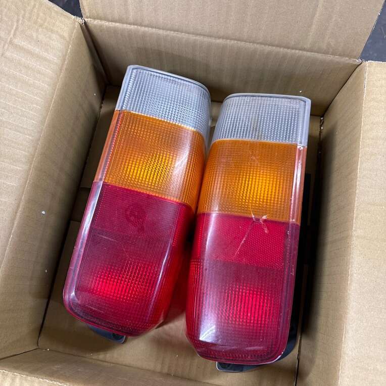 97-01 Jeep Cherokee XJ Rear Tail Lights Housing