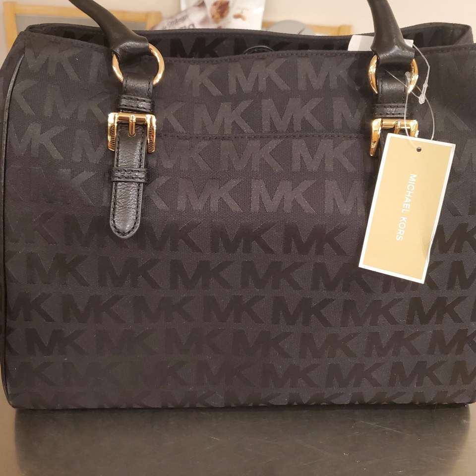 NEW W/TAGS Michael Kors Jet Set Black