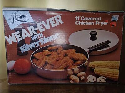 New, never opened Vntg Wearever Silverston Fryer