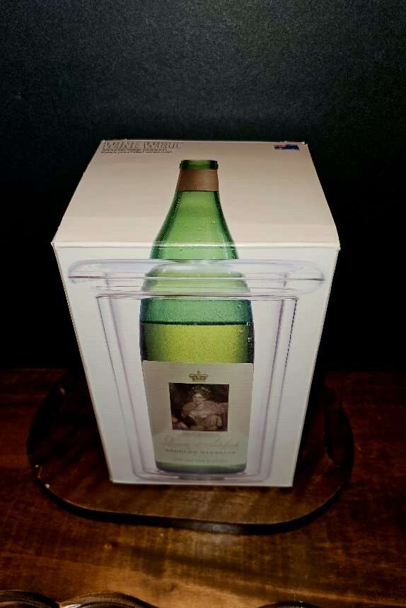 NEW Vintage WineWell Iceless Pre Chilled Cooler