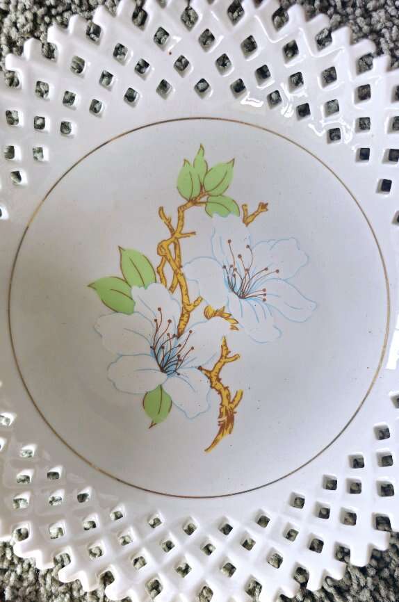 Delicate Vintage Floral Lattice Edge Bowl