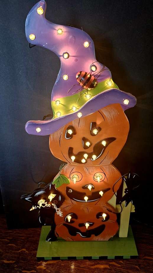 NOS Cute Lit-up Crooked Smiley Faced Halloween Pum