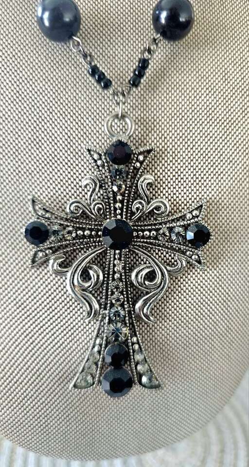 Vntg Metal Filigree Cross W/Rhinestone/Black Beads