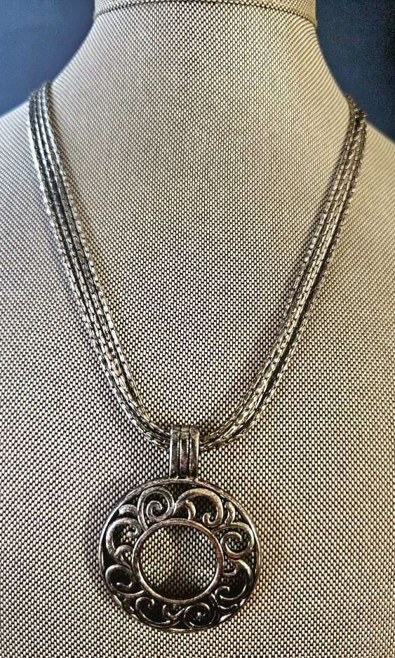 Rare Vntg 'Premier Design' Enhancer & Chain