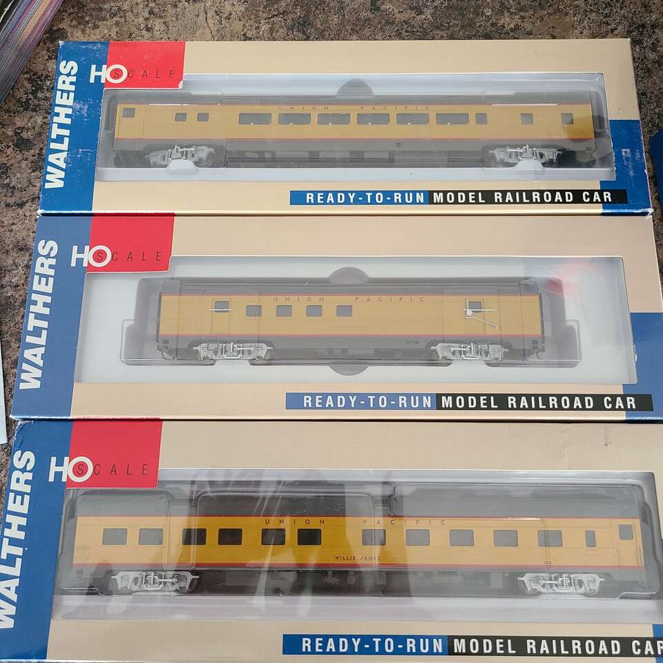 Ho scale union pacific passenger cars General