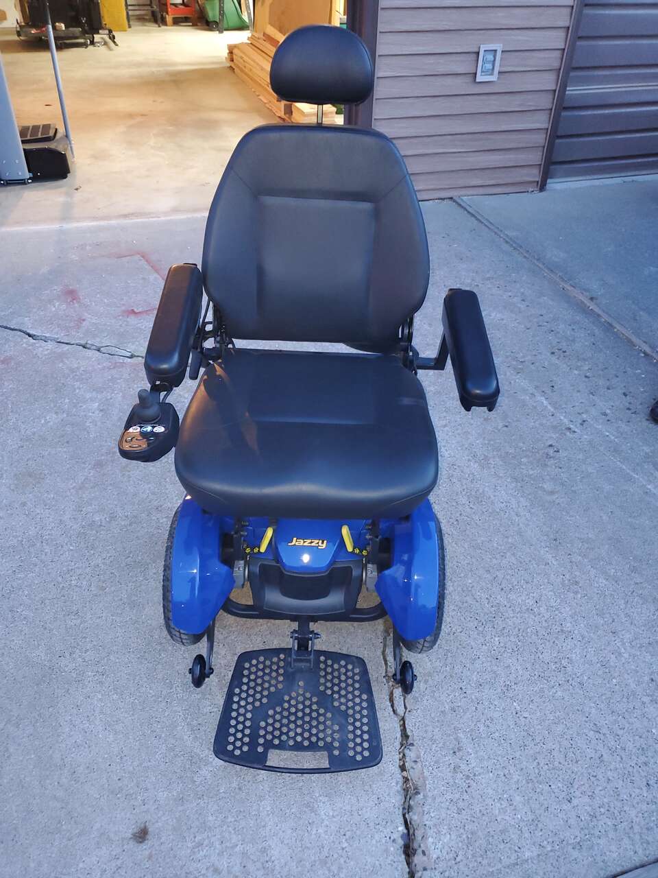 Jazzy Elite 14 Wheelchair General