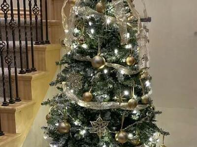 7.5 Ft Christmas Tree & Decorations