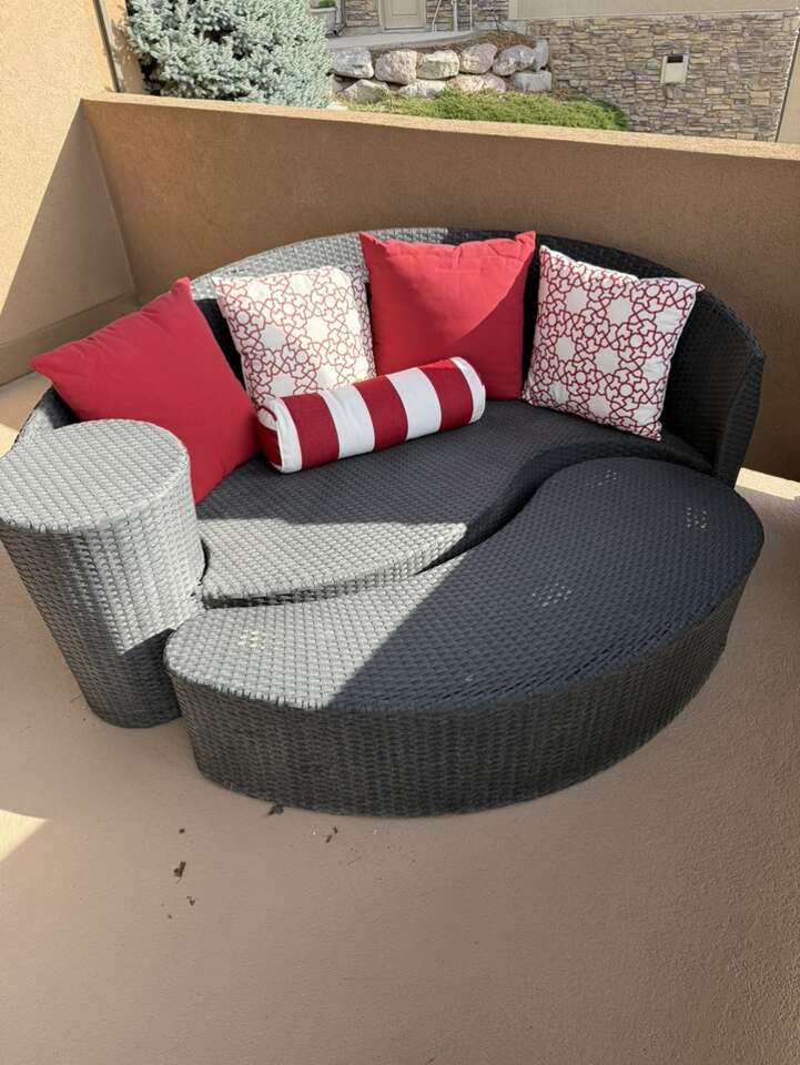 Outdoor Wicker Patio Daybed