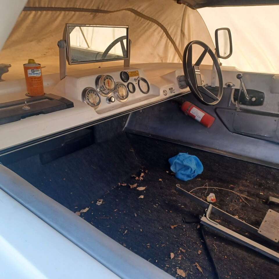 70s jetboat with a Ford Motor