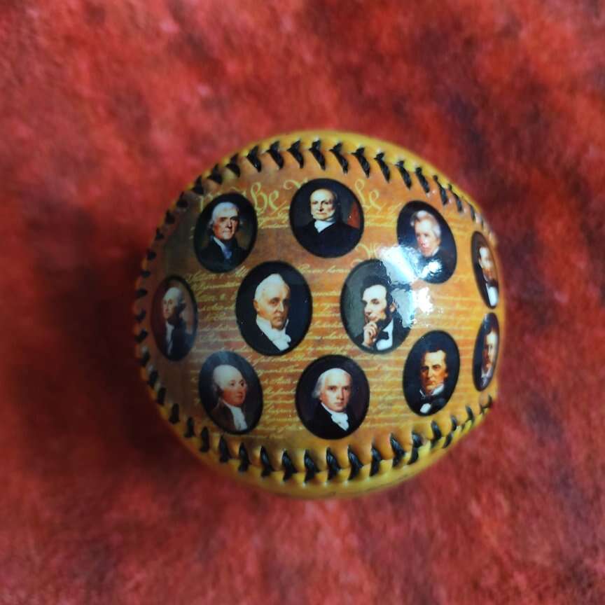Baseball collectible ball