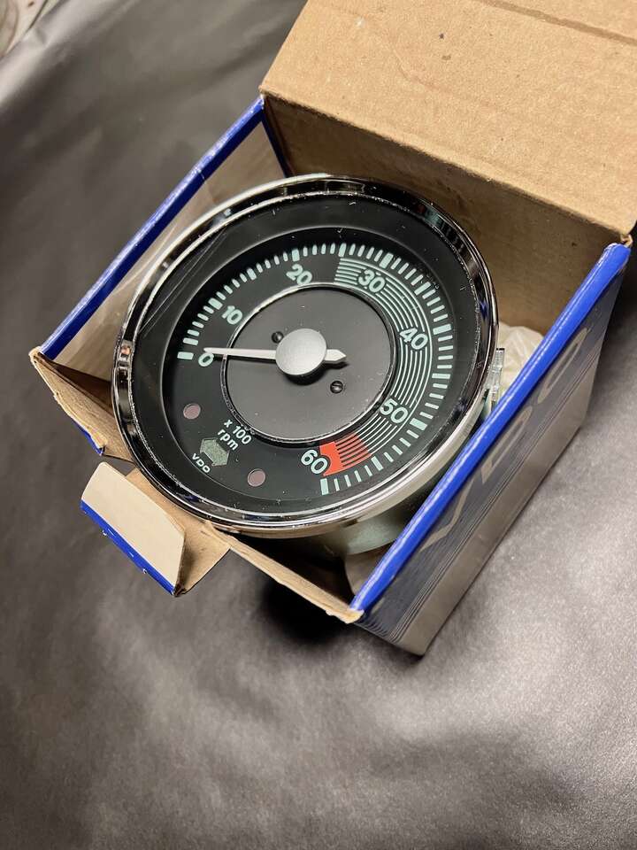 Electric Tachometer - VDO Brasil - 12V - Unused - (Porsche 356-Mercedes (type))