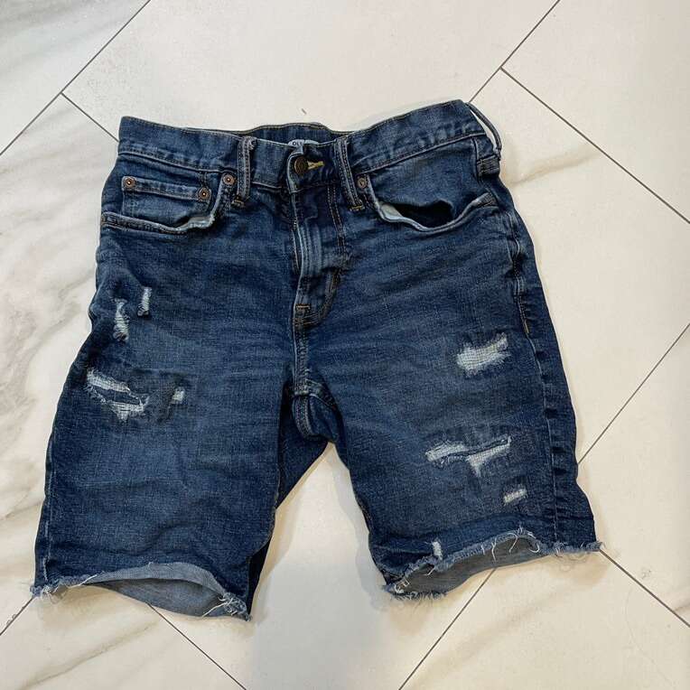 Old Navy Size 29 Distressed Denim Shorts