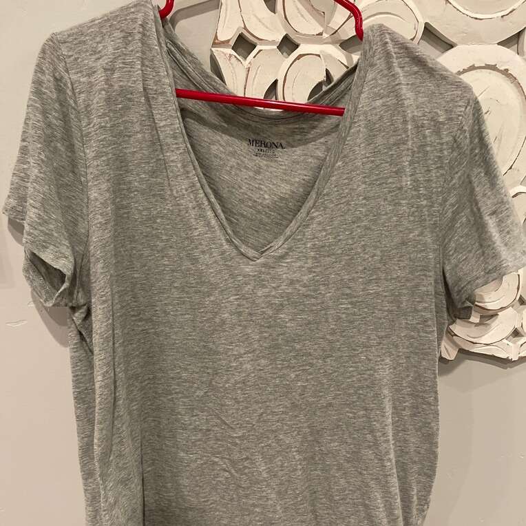 Merona Size XXL Gray, V-Neck T-Shirt