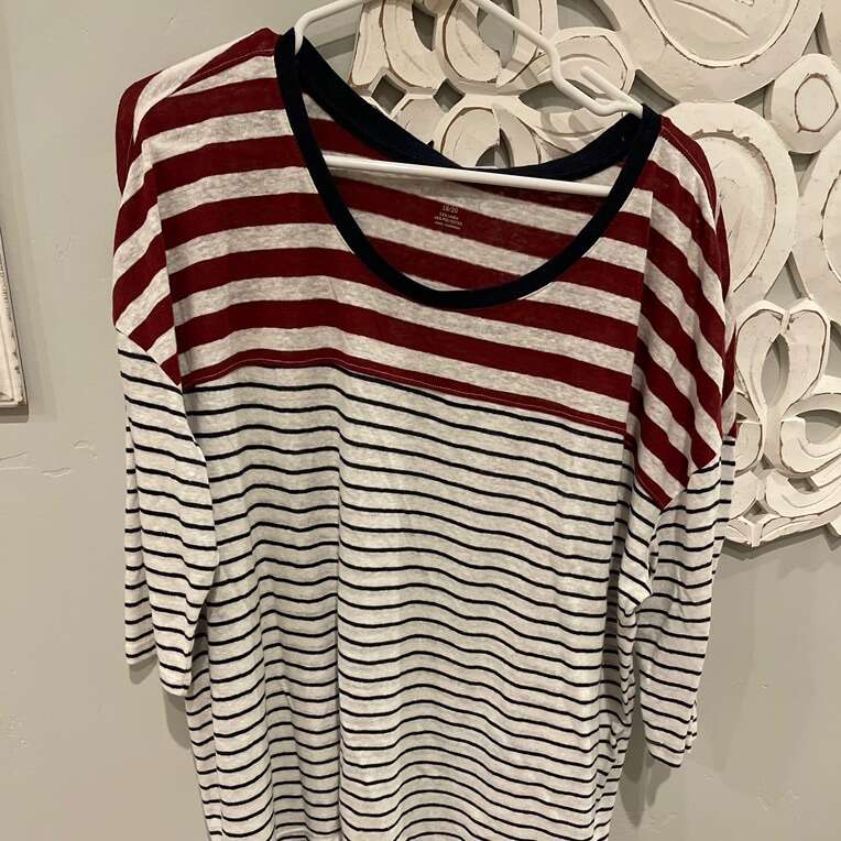 Lane Bryant Size 18/20 Elbow Sleeve Shirt