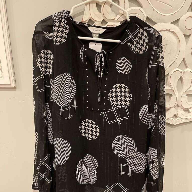 CJ Banks Size 2X Long Sleeve Light Flow Shirt