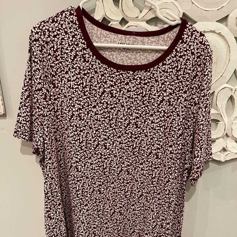 Lane Bryant Size 18/20 Maroon T-Shirt