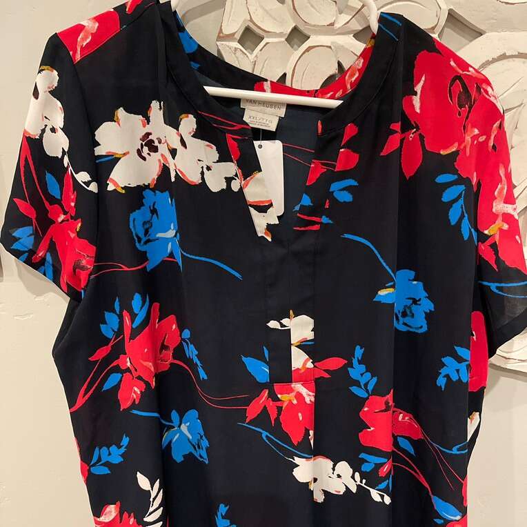 Van Heusen Size Xxl Short Sleeve Shirt