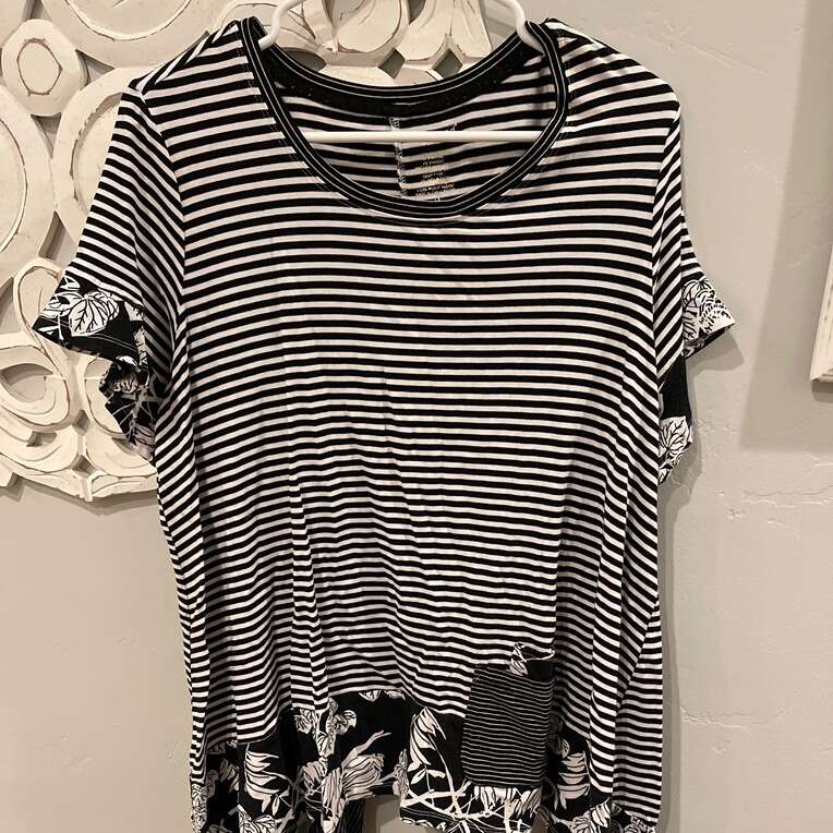 Size1X Short Sleeve Shirt.