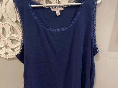Size 3X Navy Blue Sleeveless Shirt