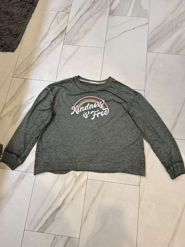 size XL Long Sleeve Graphic T-Shirt Green