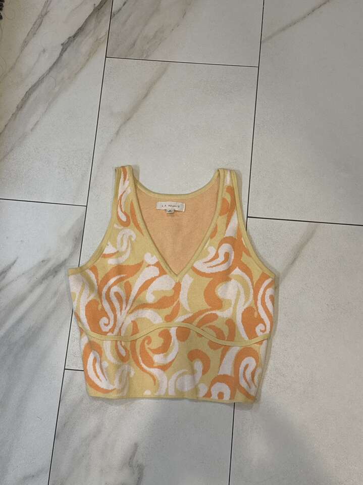 LA Hearts V-Neck Size Medium Sweater Vest