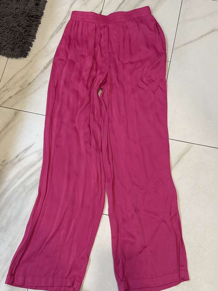 Forever 21 Size Small Satin Pants
