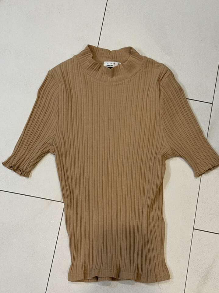 Cotton On Size Medium Tan Ribbed Shirt