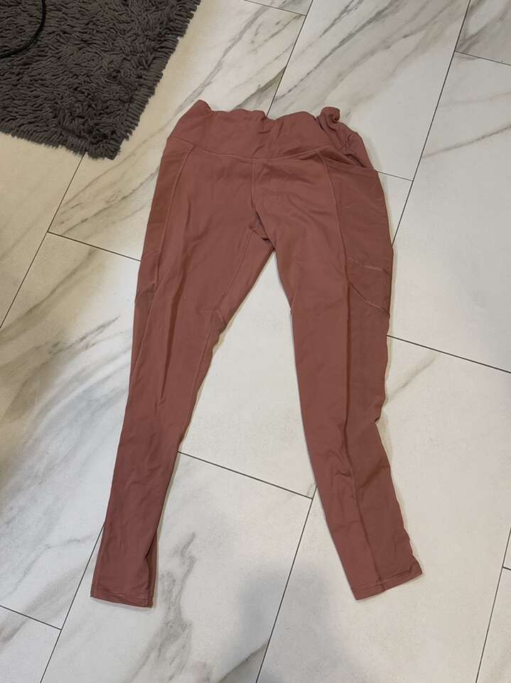 Victoria Sport Size Medium Leggings