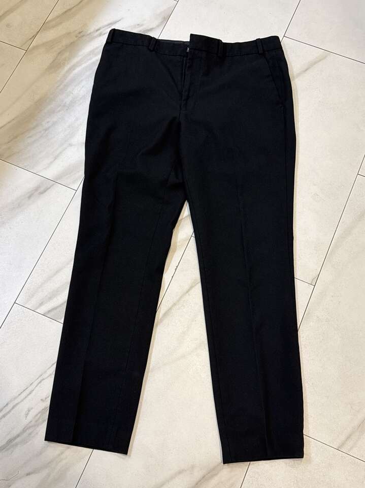 Size 34x32 Black Flat Front Dress Pants