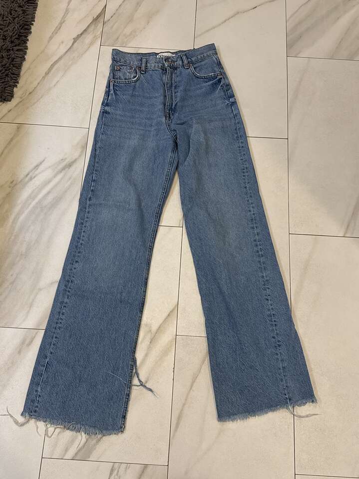 Zara Size 2 90's Full Length Jeans