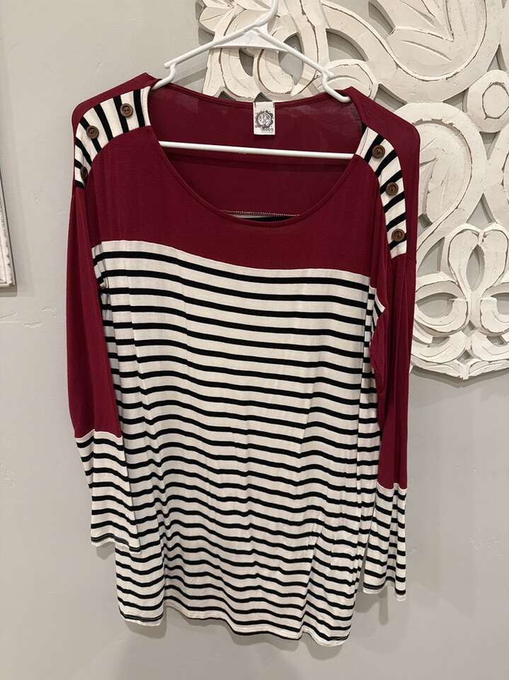 Size Extra Large, Long Sleeve Shirt.