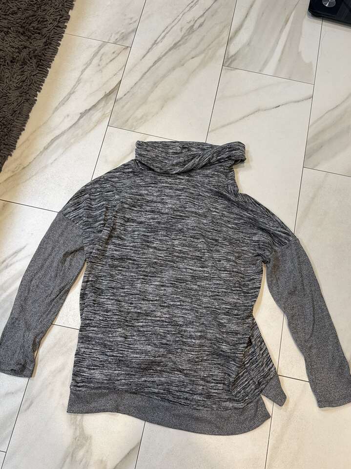 Size XXL Lightweight Sweater