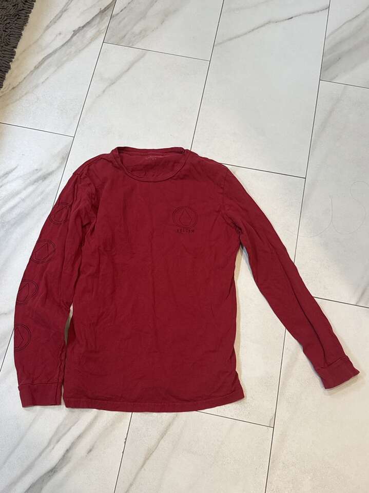 Volcom Size Small Red Long Sleeve T-Shirt