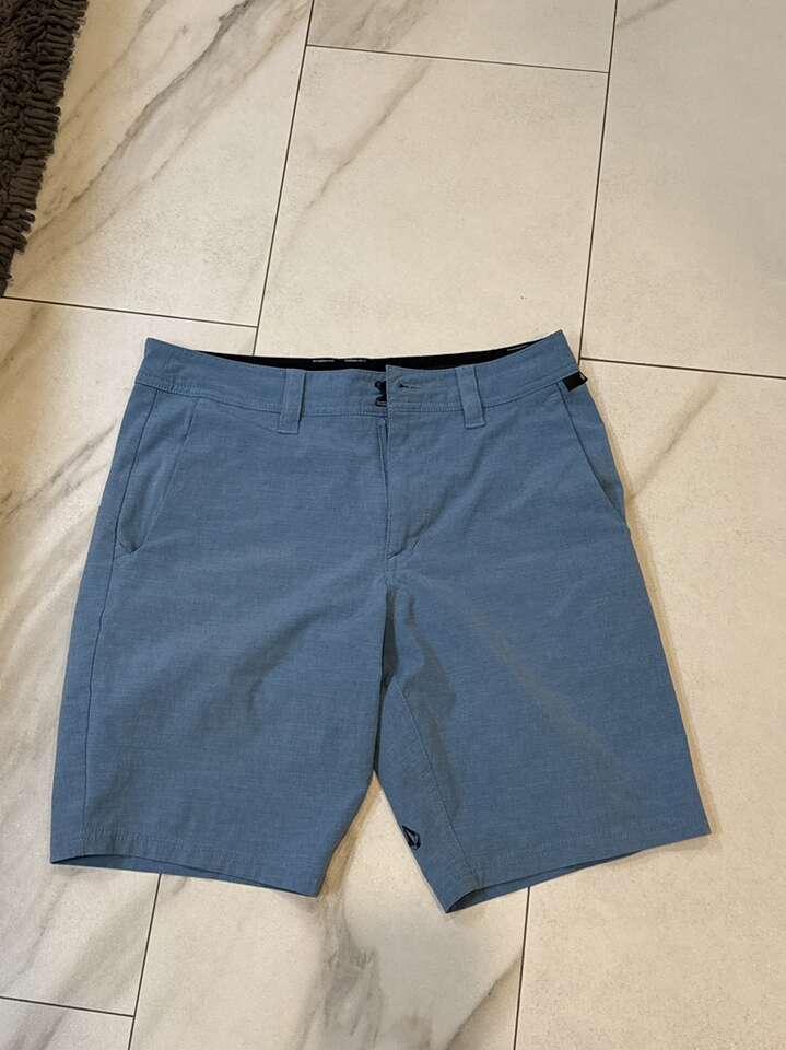 Volccom Size 28 Shorts