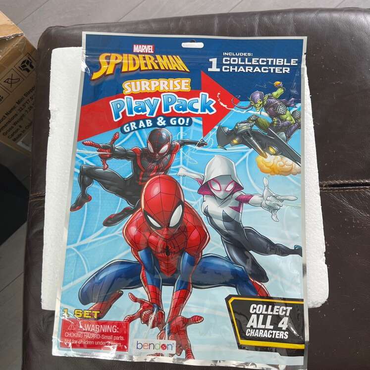 Marvel Spider-Man Play Pack Coloring Book/Stickers