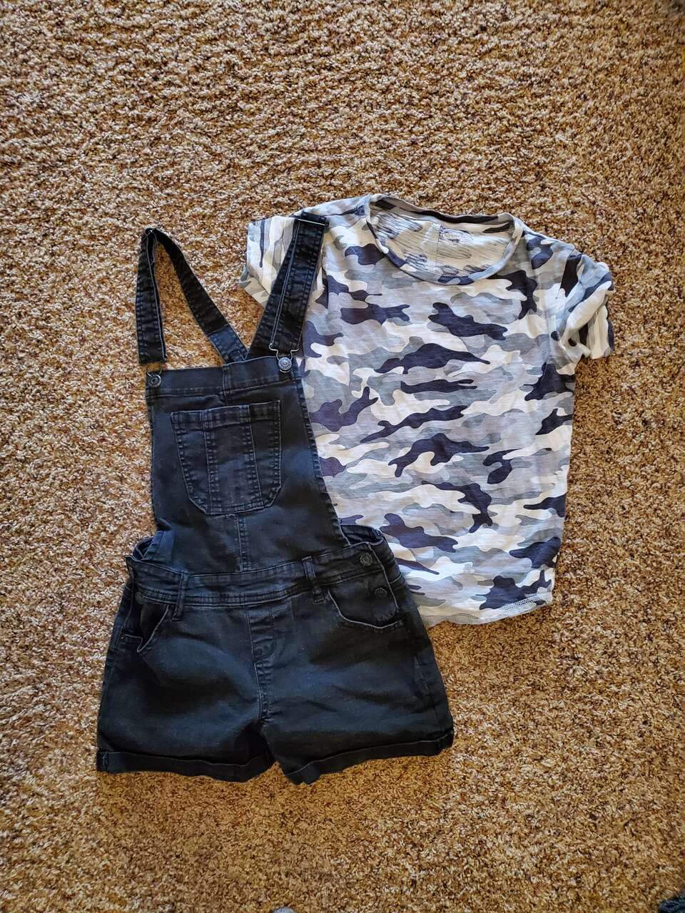 Girls black overalls shorts black camo shirt