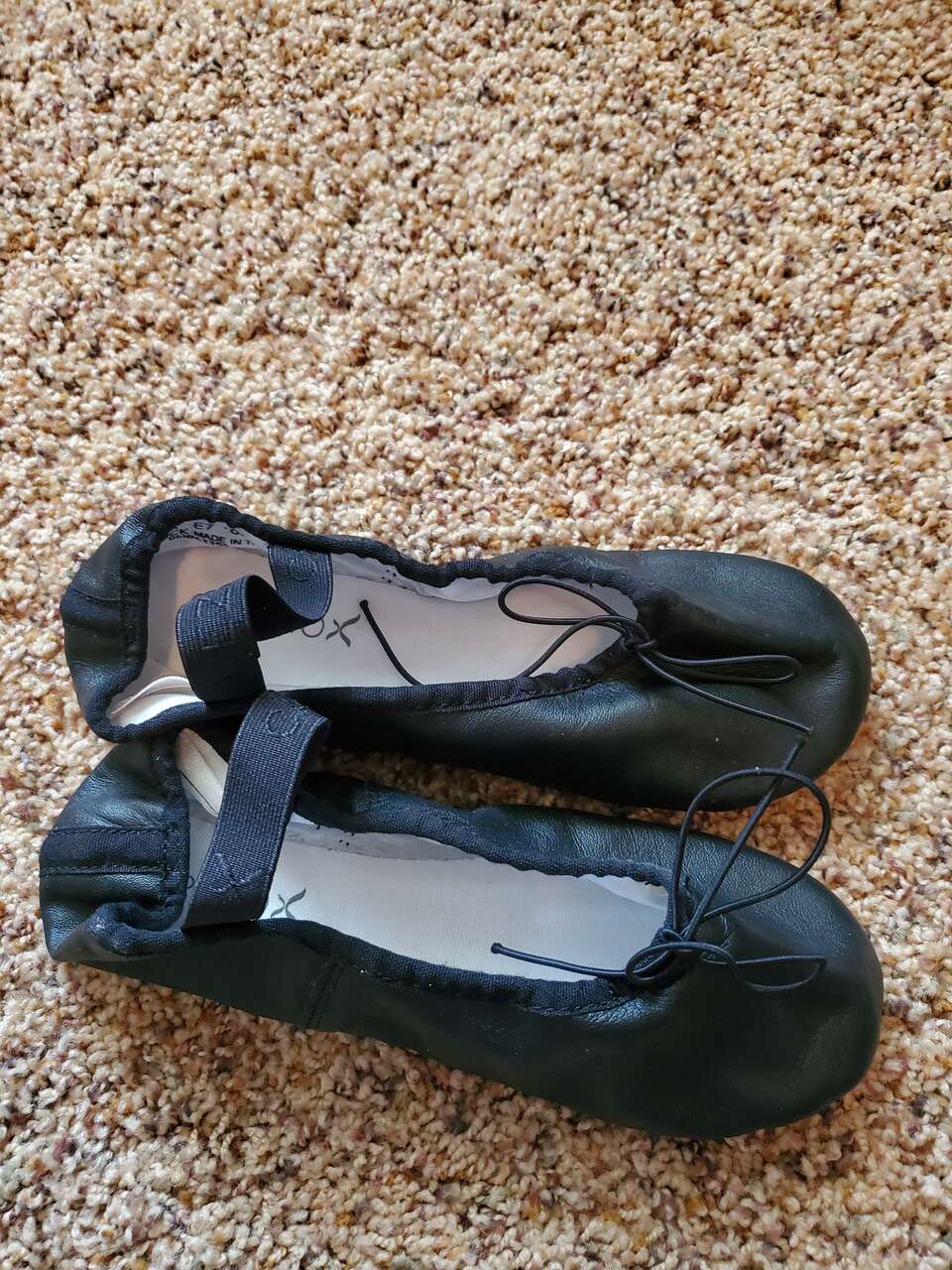 Capezio size 3 or 4 girls ballet slippers