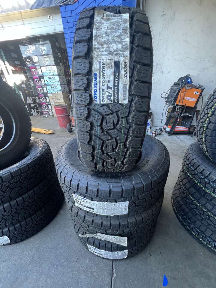 SET OF P265/65R17 TOYO OPEN COUNTRY A/T WITH 55.000 MILES WARRANTY AWESOME DEAL