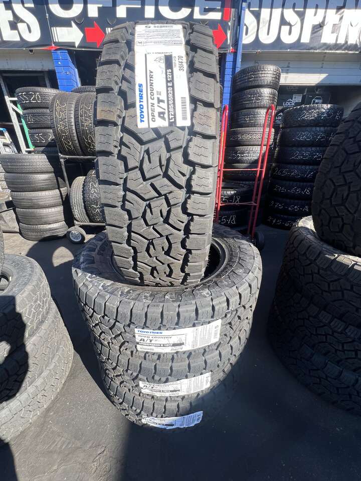 SET OF LT285/65R20 TOYO OPEN COUNTRY A/T LOAD RANGE E 10PLY ,WITH 55.000 MILES WARRANTY AWESOME DEAL