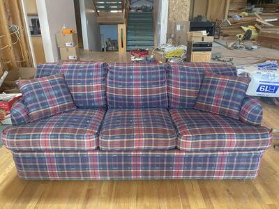 BERNHARDT COUCH / HIGH END / Like New! / Comfort Plus!