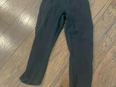 Lululemon Size 2 Black Capri Leggings Workout