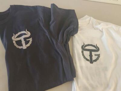 Tratter Gang t-shirts size Lg