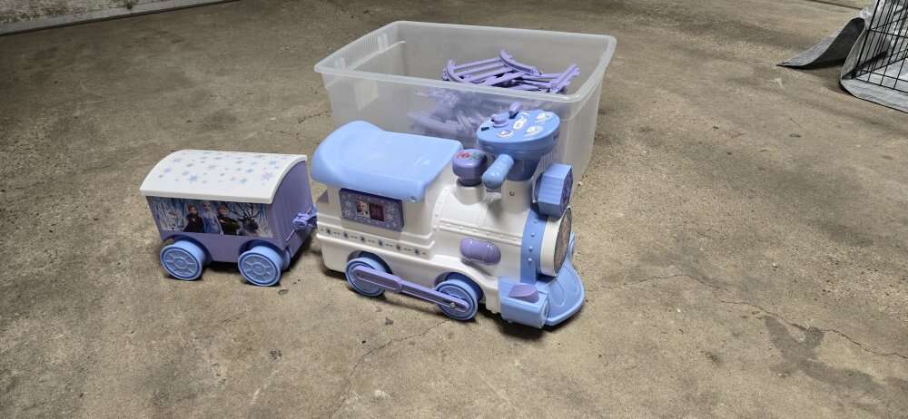 Frozen Battery-Powered Toddler Train