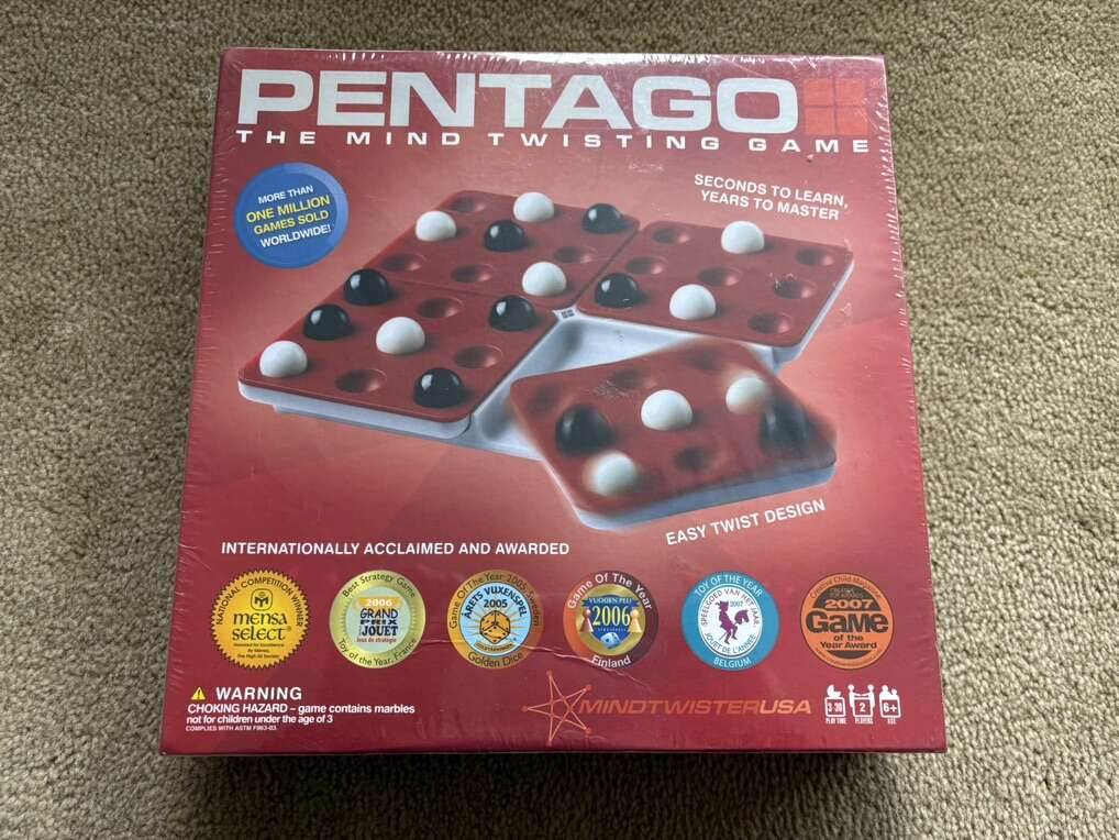 NEW Pentago Game